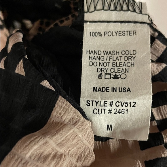 Pretty Woman Geometric Print Button-Front Top in Black and Tan - Picture 3 of 7